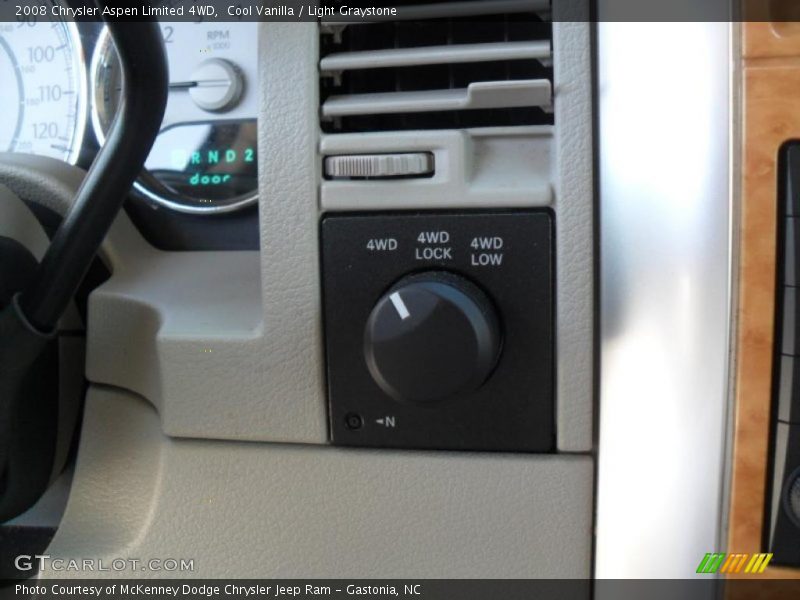 Cool Vanilla / Light Graystone 2008 Chrysler Aspen Limited 4WD