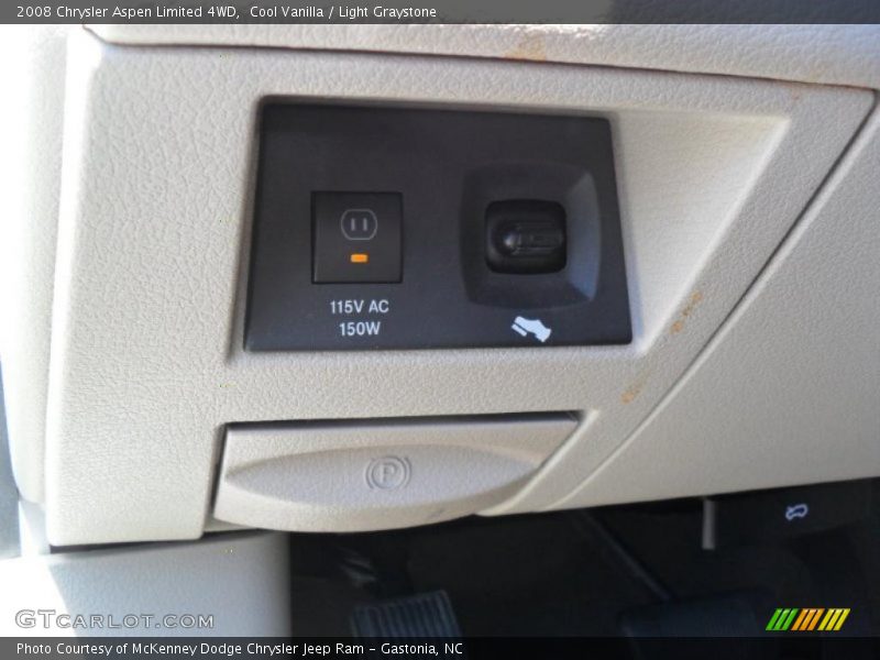 Cool Vanilla / Light Graystone 2008 Chrysler Aspen Limited 4WD