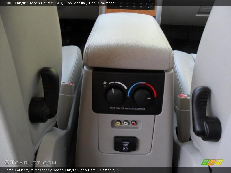 Cool Vanilla / Light Graystone 2008 Chrysler Aspen Limited 4WD