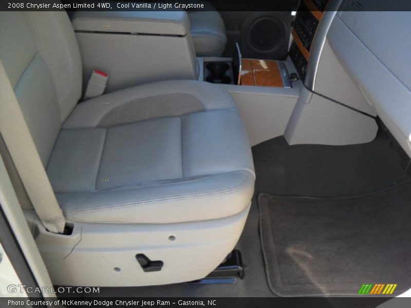 Cool Vanilla / Light Graystone 2008 Chrysler Aspen Limited 4WD