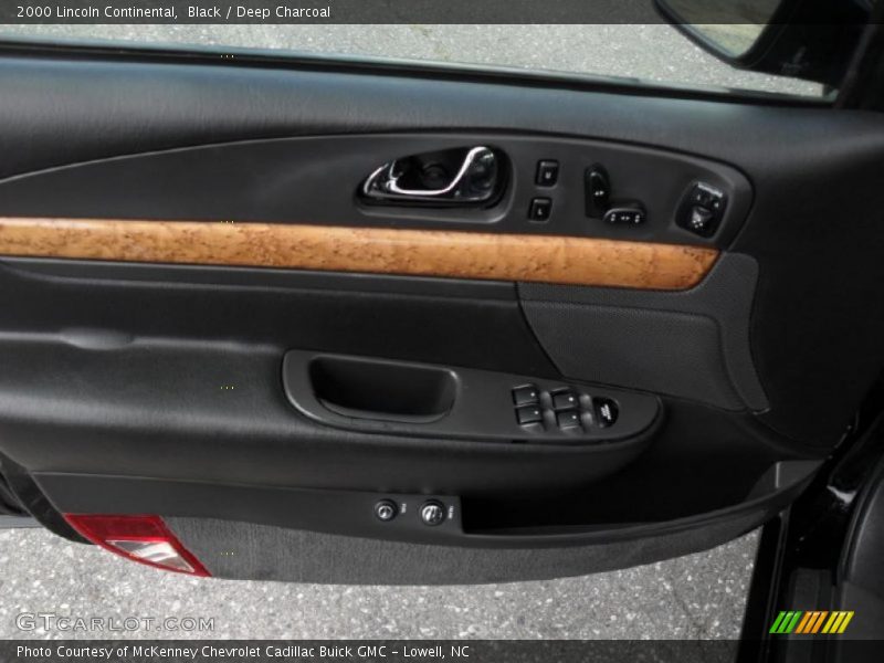 Black / Deep Charcoal 2000 Lincoln Continental