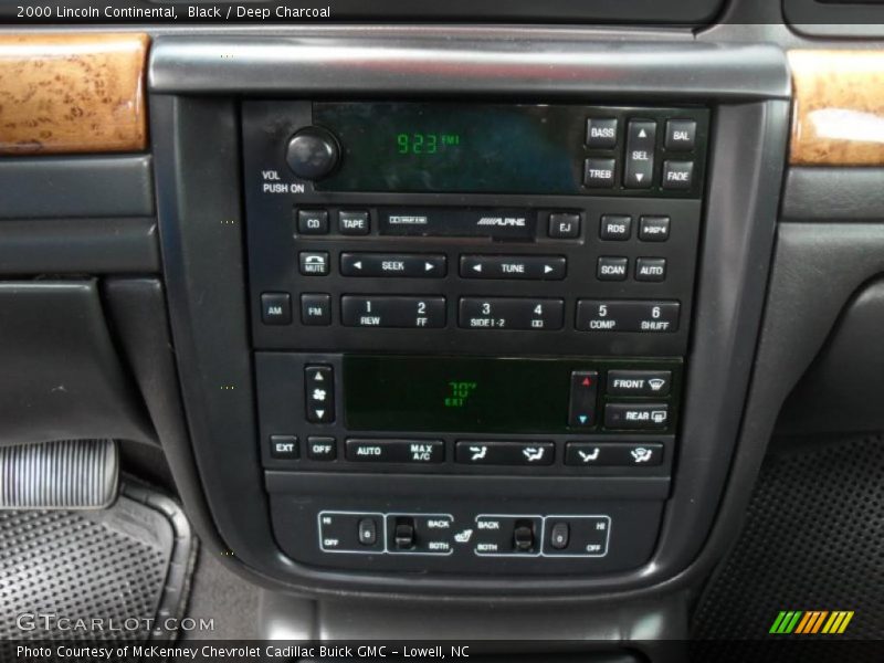 Black / Deep Charcoal 2000 Lincoln Continental