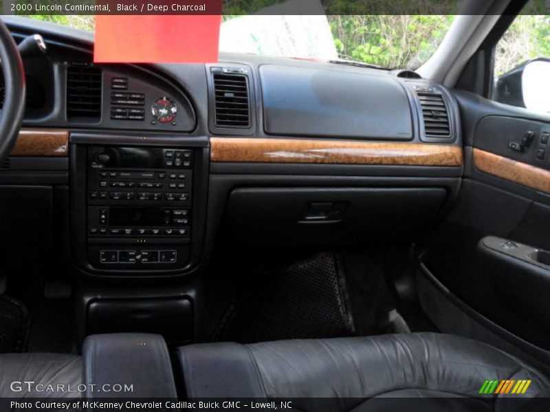 Black / Deep Charcoal 2000 Lincoln Continental