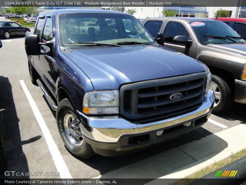 Medium Wedgewood Blue Metallic / Medium Flint 2004 Ford F250 Super Duty XLT Crew Cab