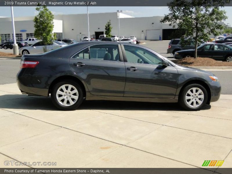 Magnetic Gray Metallic / Ash 2009 Toyota Camry XLE