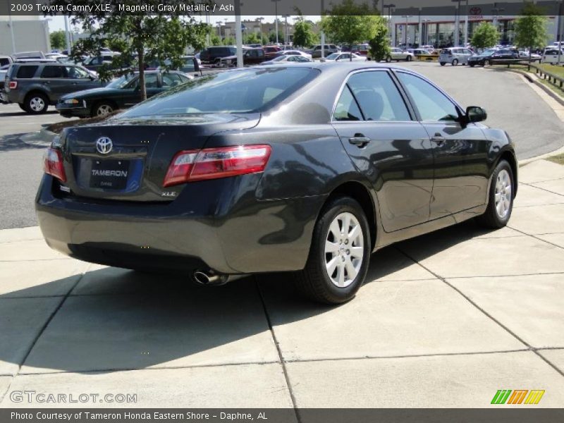 Magnetic Gray Metallic / Ash 2009 Toyota Camry XLE