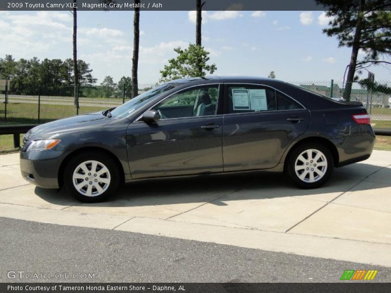 Magnetic Gray Metallic / Ash 2009 Toyota Camry XLE