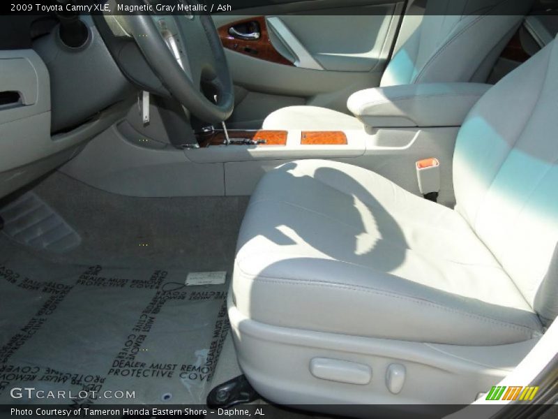 Magnetic Gray Metallic / Ash 2009 Toyota Camry XLE