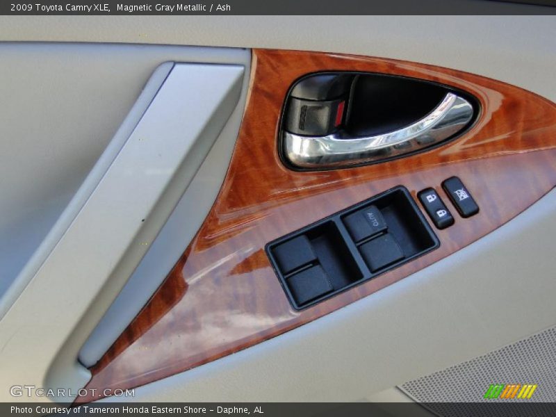 Magnetic Gray Metallic / Ash 2009 Toyota Camry XLE