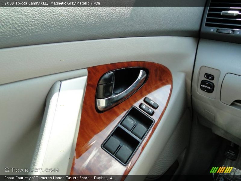 Magnetic Gray Metallic / Ash 2009 Toyota Camry XLE