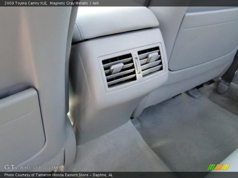 Magnetic Gray Metallic / Ash 2009 Toyota Camry XLE