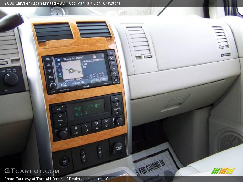 Cool Vanilla / Light Graystone 2008 Chrysler Aspen Limited 4WD