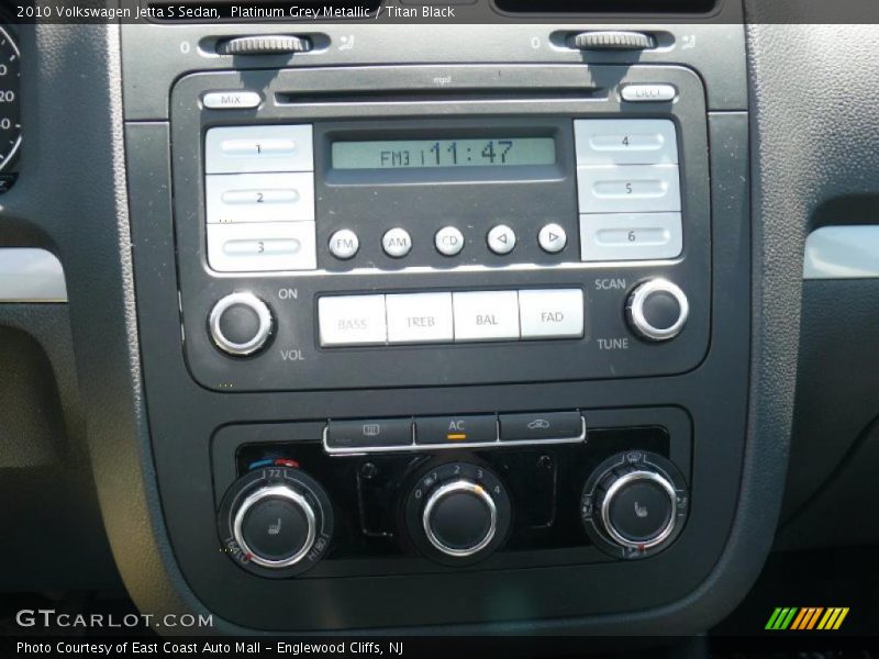 Platinum Grey Metallic / Titan Black 2010 Volkswagen Jetta S Sedan