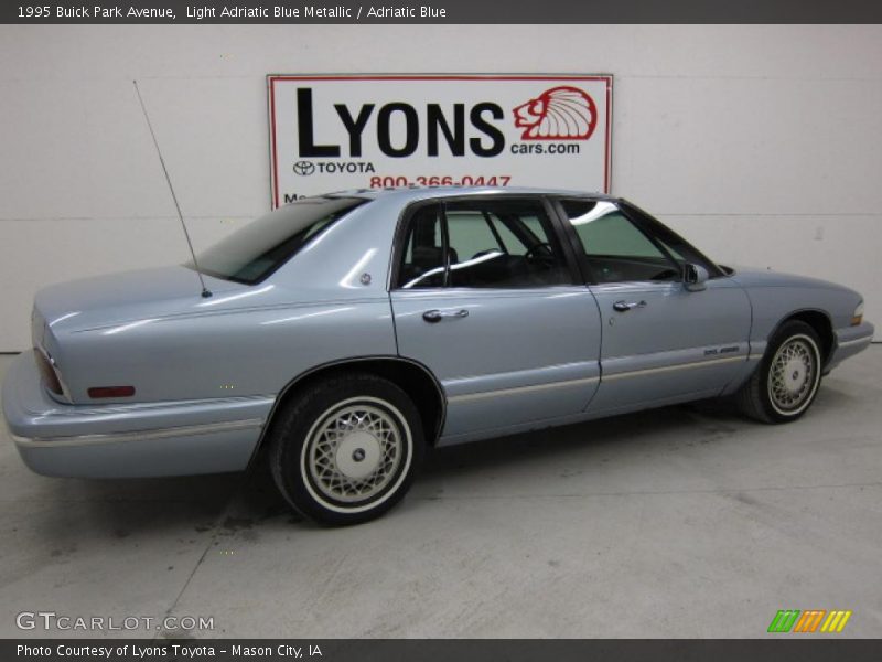 Light Adriatic Blue Metallic / Adriatic Blue 1995 Buick Park Avenue