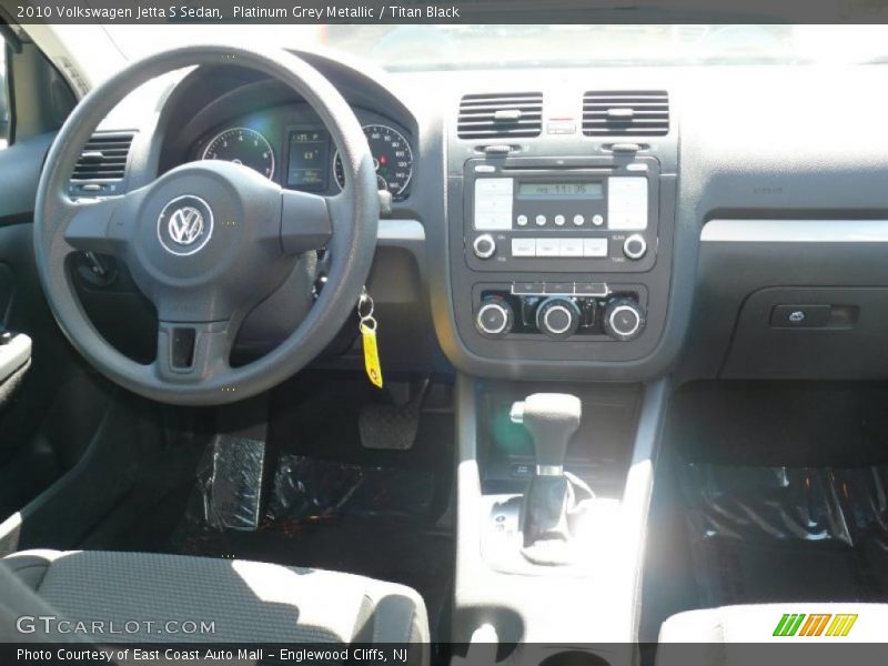 Platinum Grey Metallic / Titan Black 2010 Volkswagen Jetta S Sedan