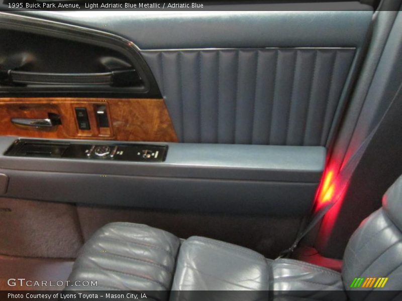 Light Adriatic Blue Metallic / Adriatic Blue 1995 Buick Park Avenue