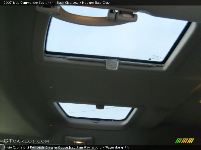Black Clearcoat / Medium Slate Gray 2007 Jeep Commander Sport 4x4