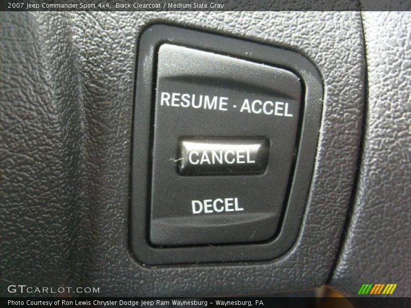 Black Clearcoat / Medium Slate Gray 2007 Jeep Commander Sport 4x4