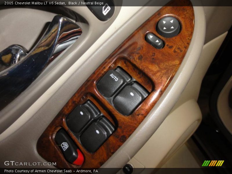 Black / Neutral Beige 2005 Chevrolet Malibu LT V6 Sedan