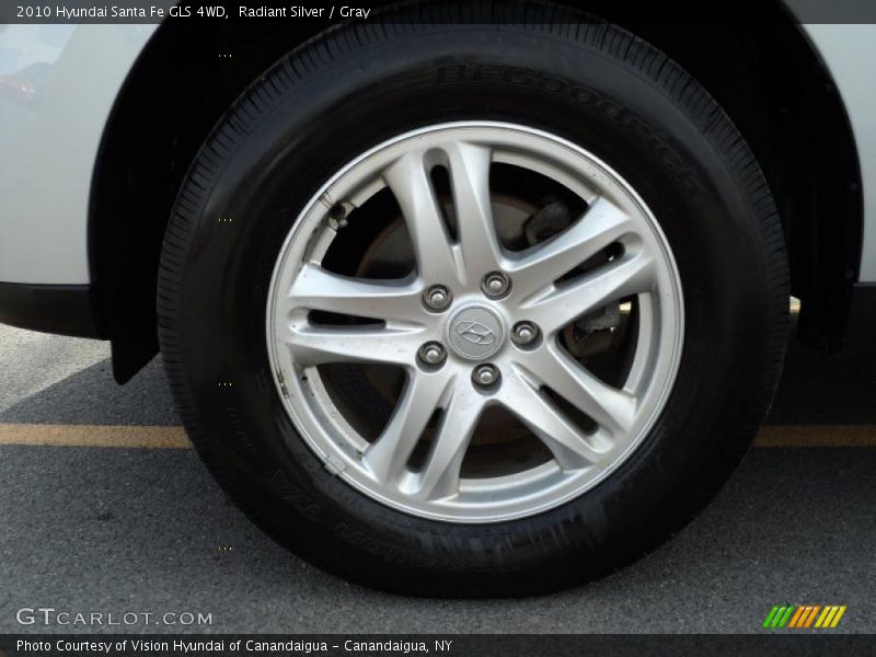Radiant Silver / Gray 2010 Hyundai Santa Fe GLS 4WD