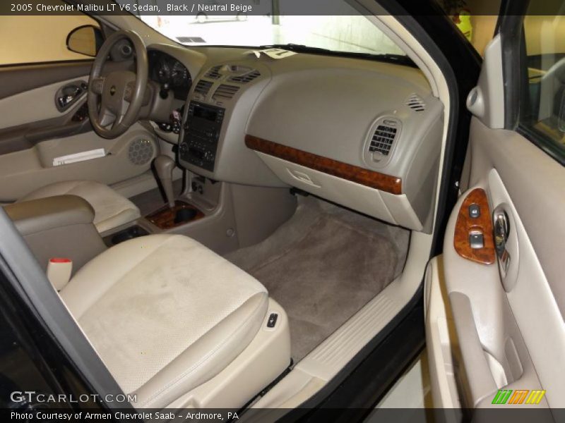 Black / Neutral Beige 2005 Chevrolet Malibu LT V6 Sedan