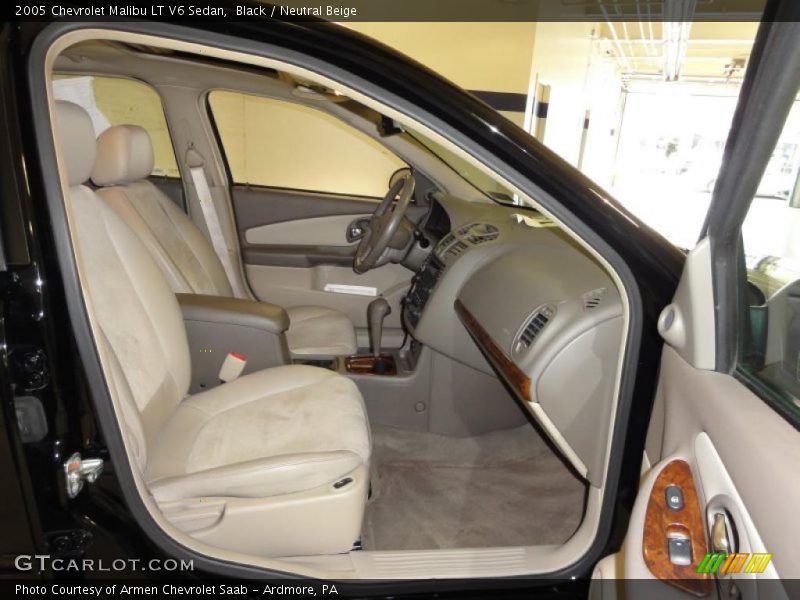Black / Neutral Beige 2005 Chevrolet Malibu LT V6 Sedan