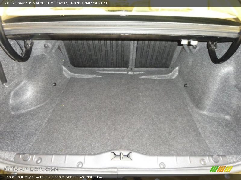 Black / Neutral Beige 2005 Chevrolet Malibu LT V6 Sedan