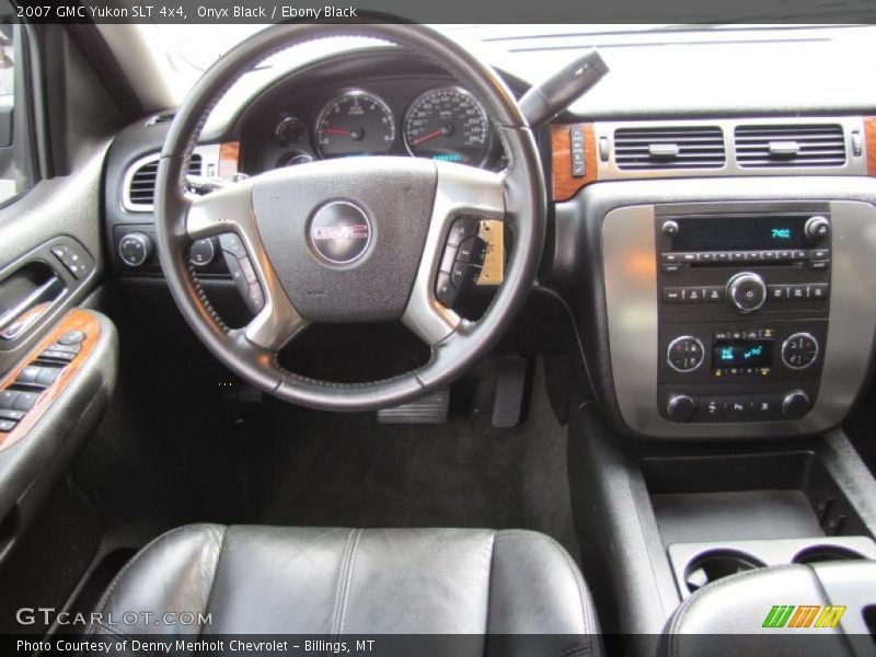 Dashboard of 2007 Yukon SLT 4x4