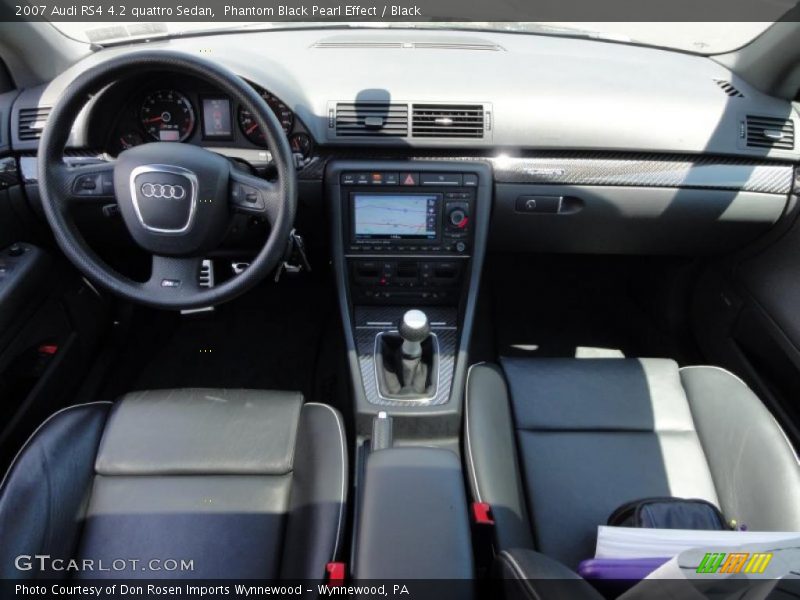 Dashboard of 2007 RS4 4.2 quattro Sedan