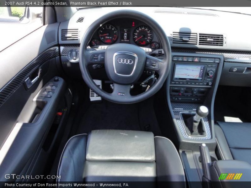 Dashboard of 2007 RS4 4.2 quattro Sedan