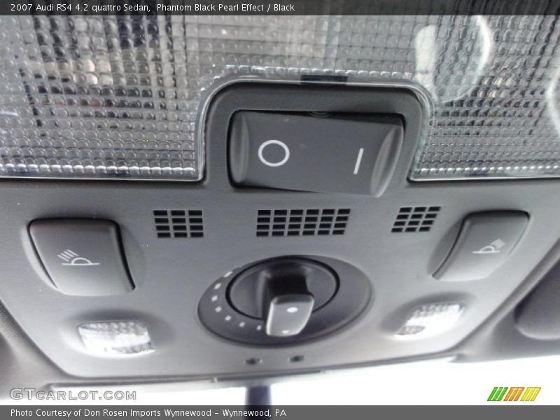 Controls of 2007 RS4 4.2 quattro Sedan