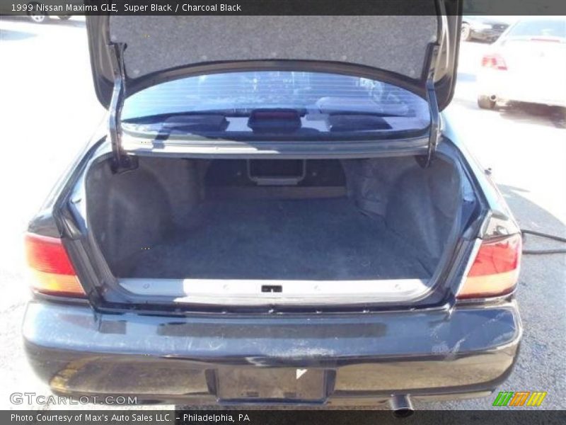 Super Black / Charcoal Black 1999 Nissan Maxima GLE