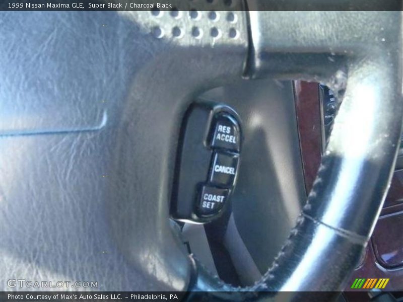 Super Black / Charcoal Black 1999 Nissan Maxima GLE