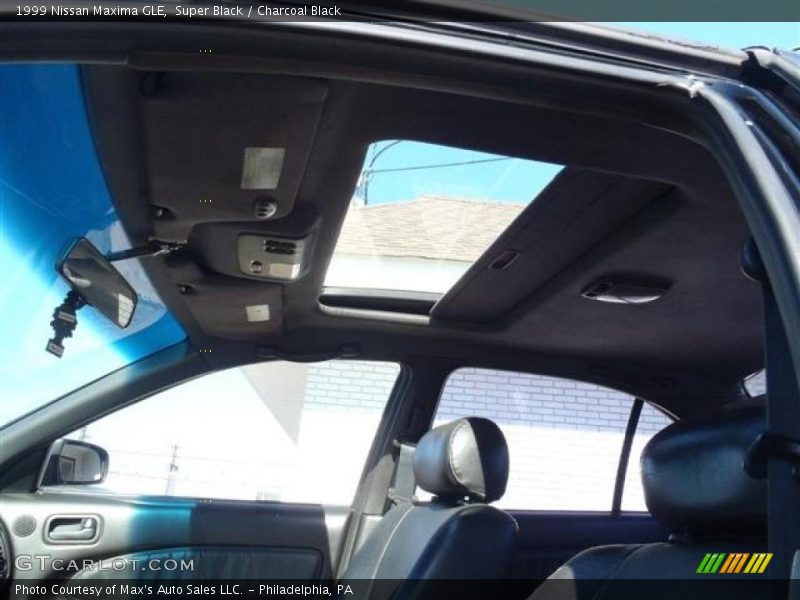 Super Black / Charcoal Black 1999 Nissan Maxima GLE