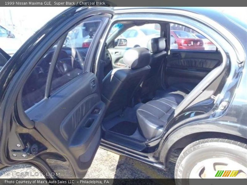 Super Black / Charcoal Black 1999 Nissan Maxima GLE