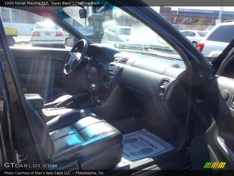 Super Black / Charcoal Black 1999 Nissan Maxima GLE
