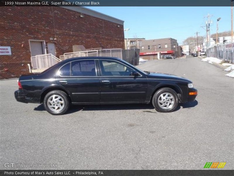 Super Black / Charcoal Black 1999 Nissan Maxima GLE