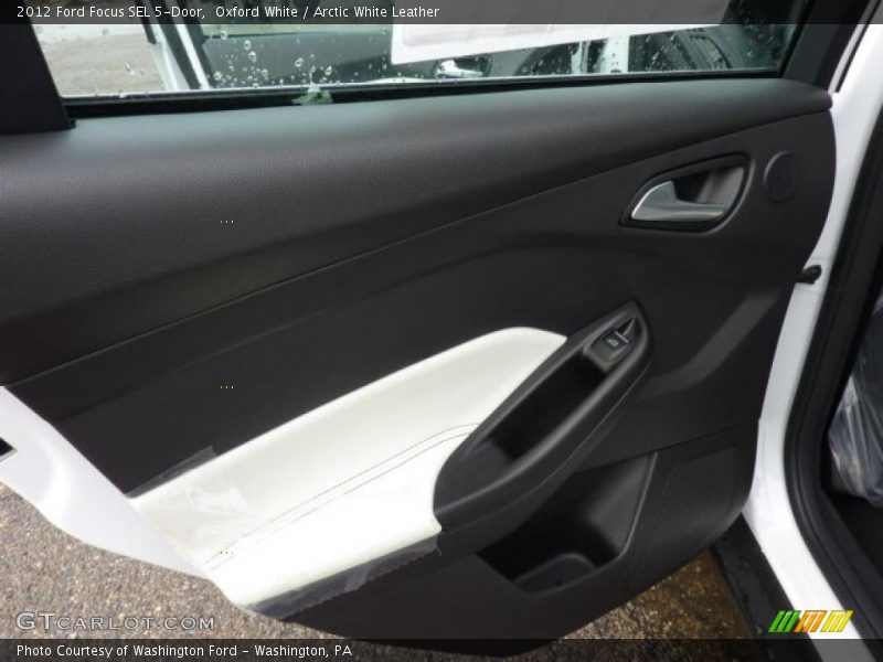 Door Panel of 2012 Focus SEL 5-Door