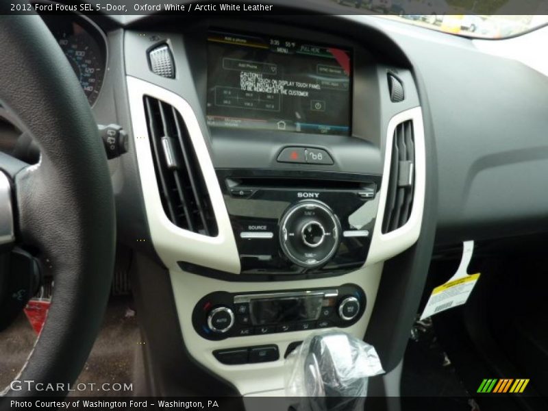 Controls of 2012 Focus SEL 5-Door