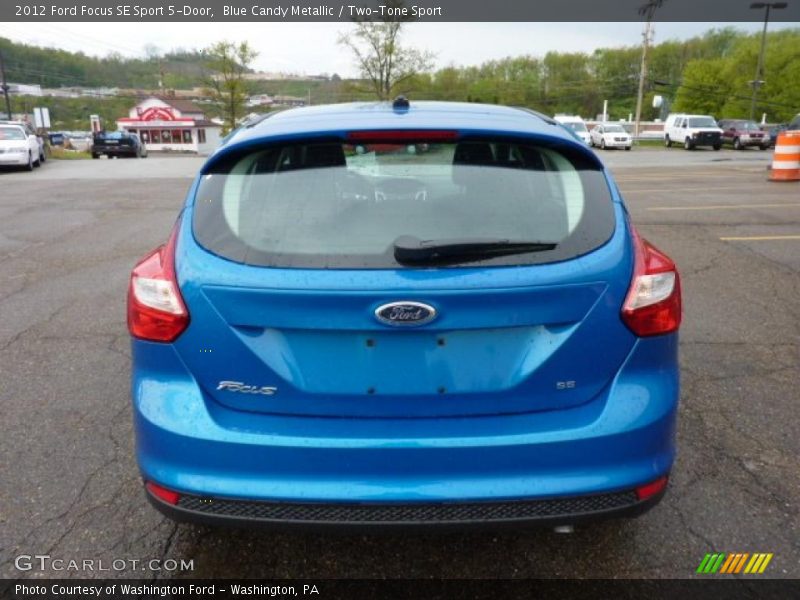 Blue Candy Metallic / Two-Tone Sport 2012 Ford Focus SE Sport 5-Door
