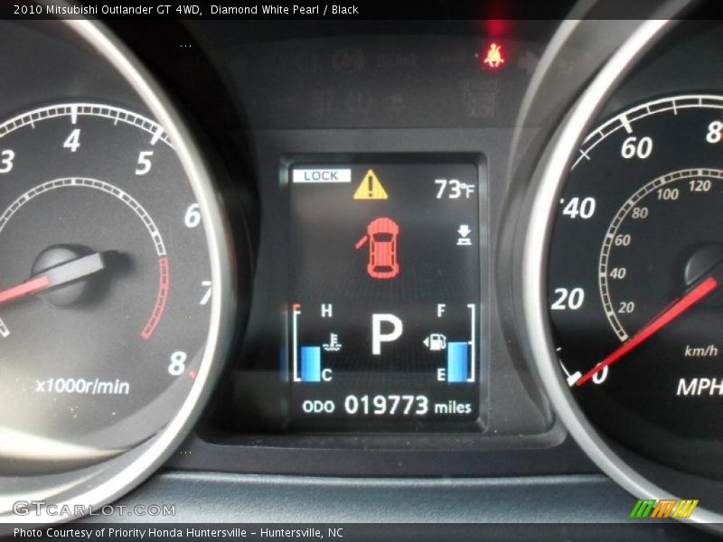 Diamond White Pearl / Black 2010 Mitsubishi Outlander GT 4WD