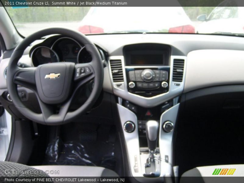 Summit White / Jet Black/Medium Titanium 2011 Chevrolet Cruze LS