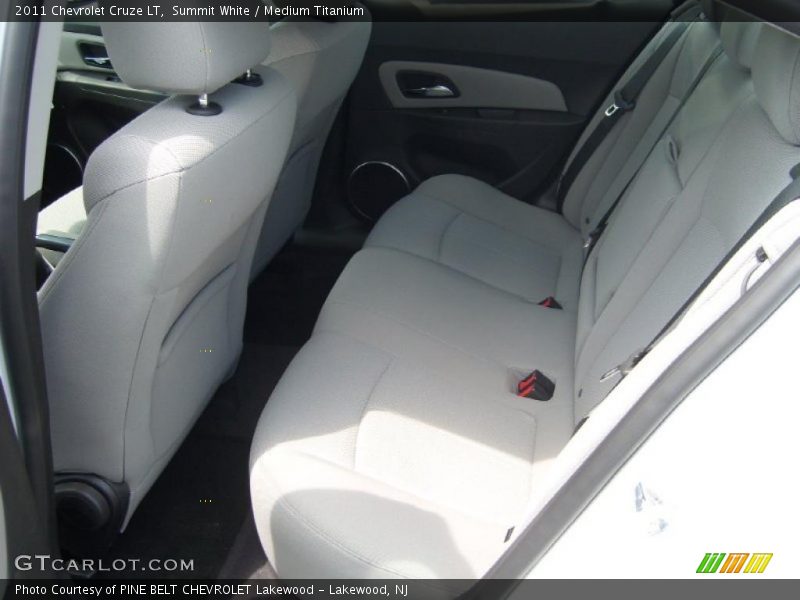 Summit White / Medium Titanium 2011 Chevrolet Cruze LT