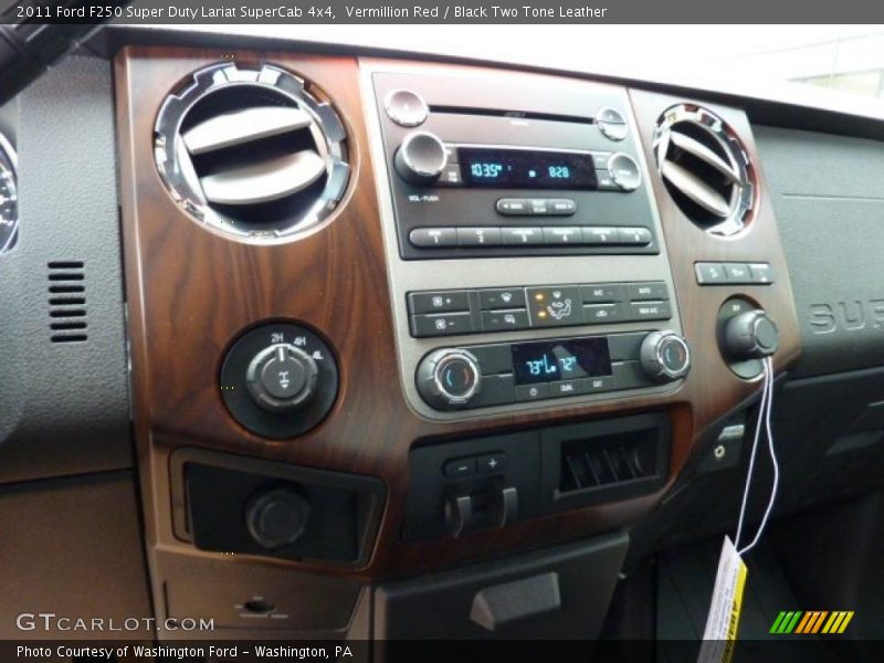 Controls of 2011 F250 Super Duty Lariat SuperCab 4x4