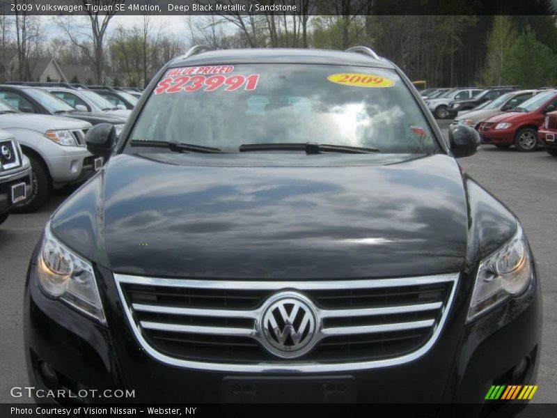 Deep Black Metallic / Sandstone 2009 Volkswagen Tiguan SE 4Motion