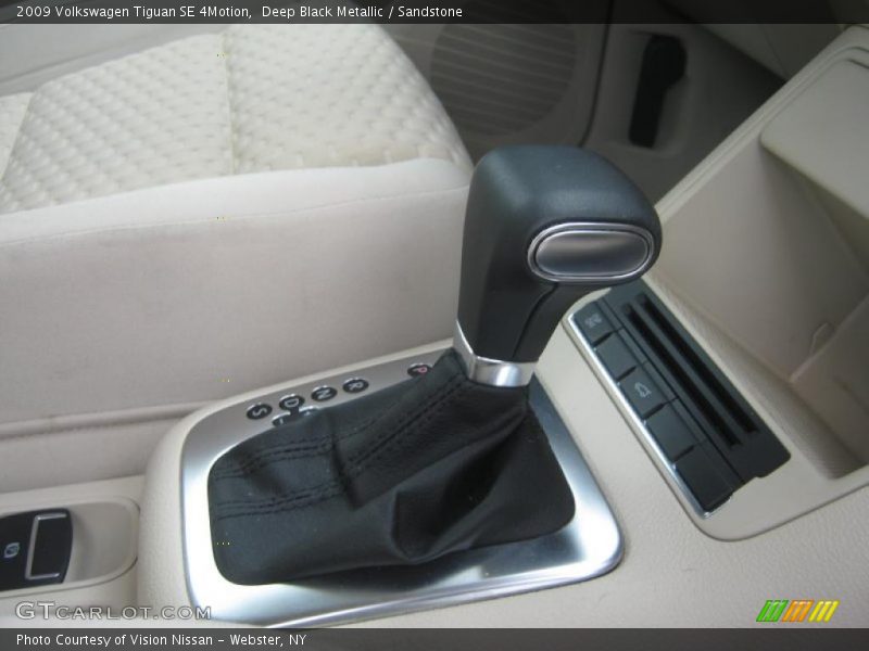 Deep Black Metallic / Sandstone 2009 Volkswagen Tiguan SE 4Motion