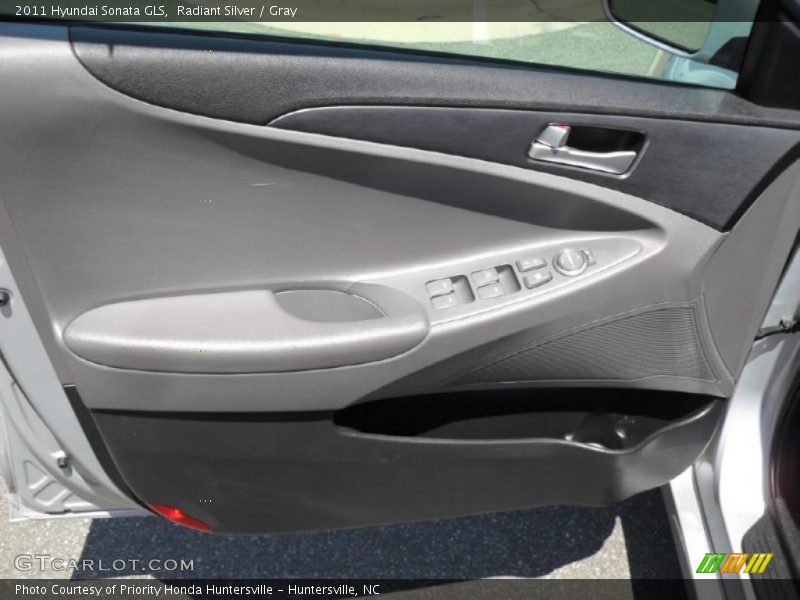 Radiant Silver / Gray 2011 Hyundai Sonata GLS