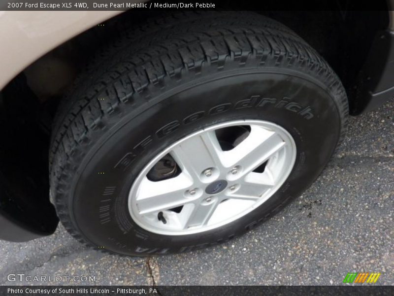 Dune Pearl Metallic / Medium/Dark Pebble 2007 Ford Escape XLS 4WD