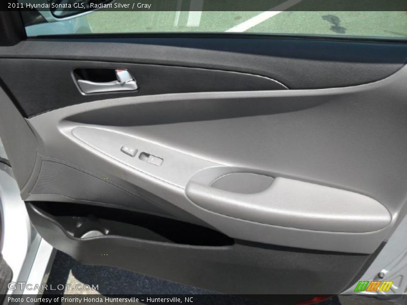 Radiant Silver / Gray 2011 Hyundai Sonata GLS