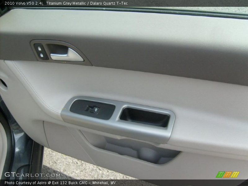 Titanium Grey Metallic / Dalaro Quartz T-Tec 2010 Volvo V50 2.4i